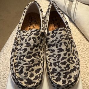 Hey dudes women’s size 9